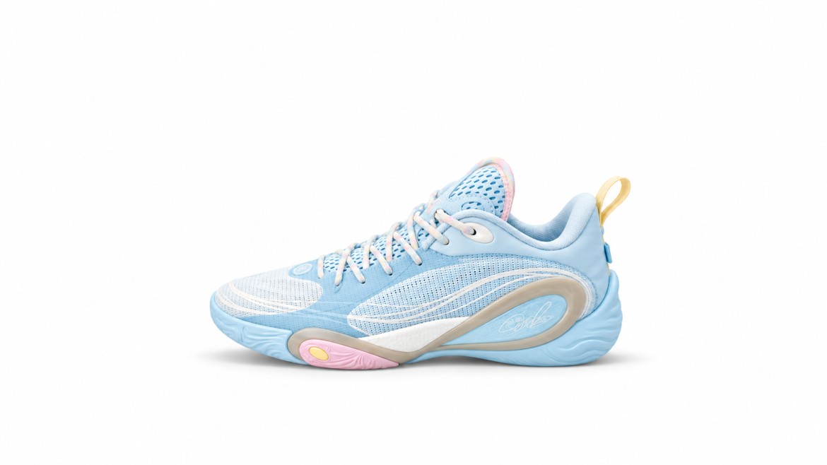 Li-Ning Wade DLO 1 basketball shoe in the Glacier Blue